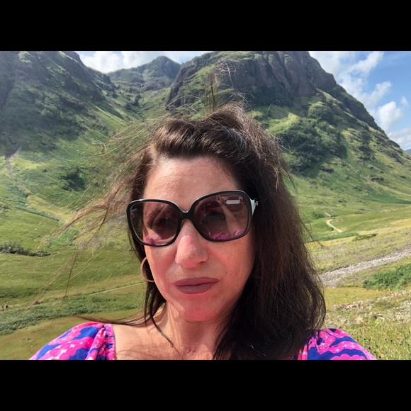 Meet your Posher, Sara - Picture 2 of 2